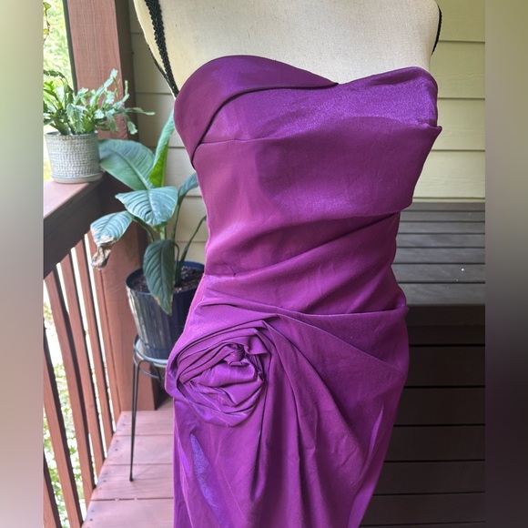 JS Collections Purple Ruched Strapless Sheath Dress - Picture 10 of 12
